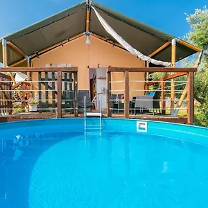 Glamping Prima Insula Glamping, Brusici
